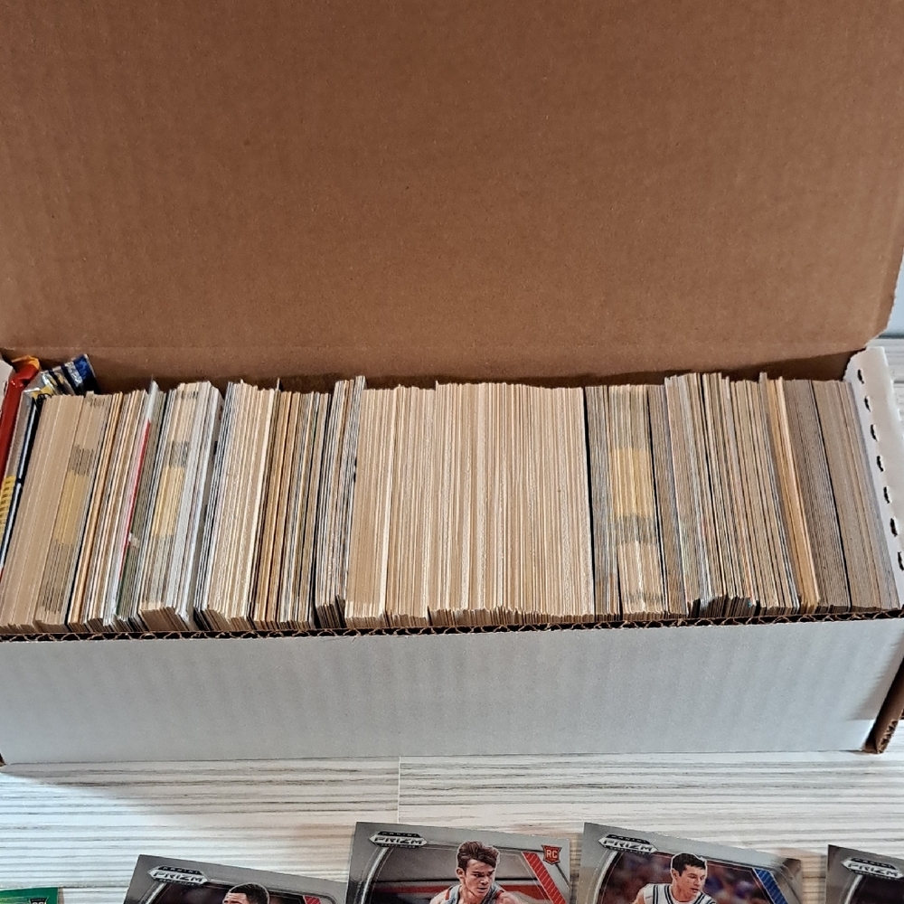 Assorted Basketball Trading Cards Collection - Picture 4 of 4